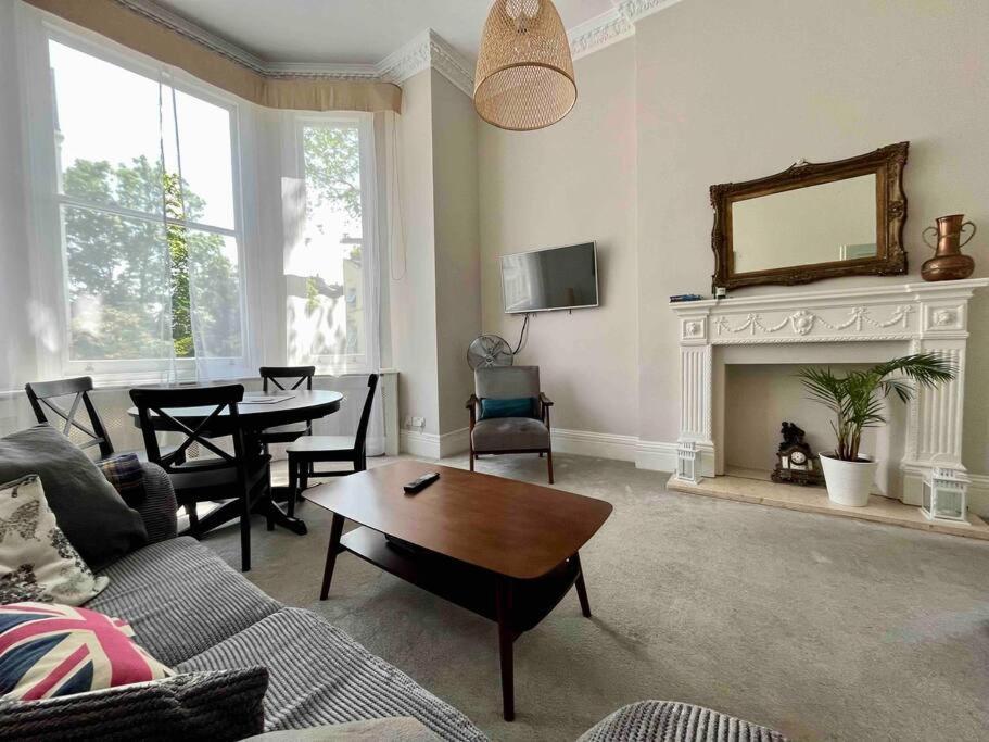Wonderful Apartment In Earl'S Court Λονδίνο Εξωτερικό φωτογραφία